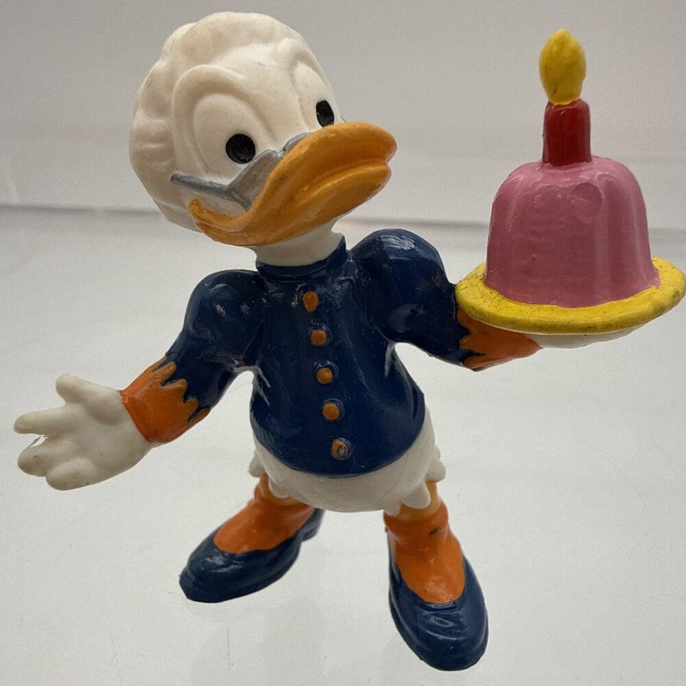 Bully 1986 Disney Grandma Duck White Hair Holding Cake Pvc Figure Germany